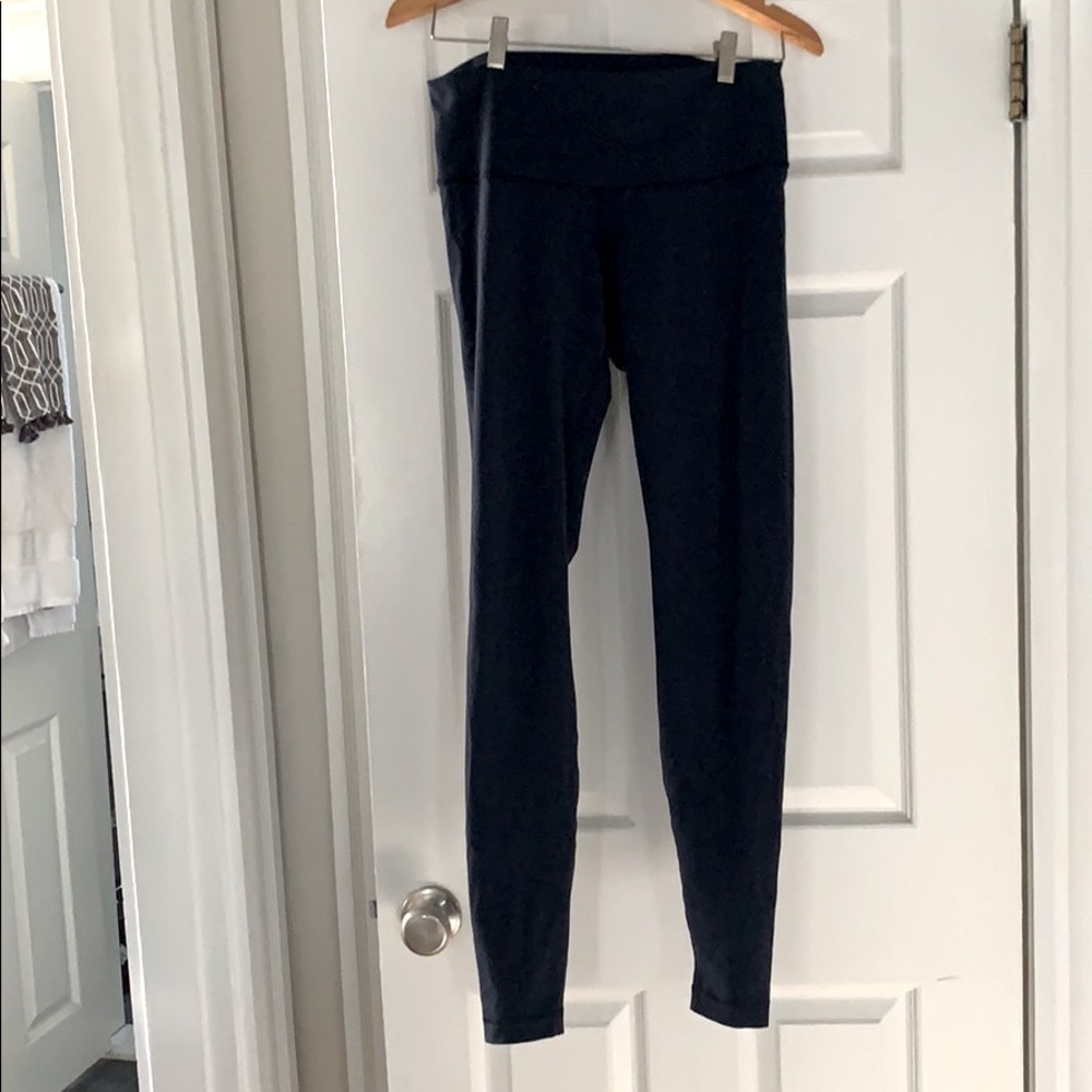 LuluLemon Size 8 Navy Wunder Unders